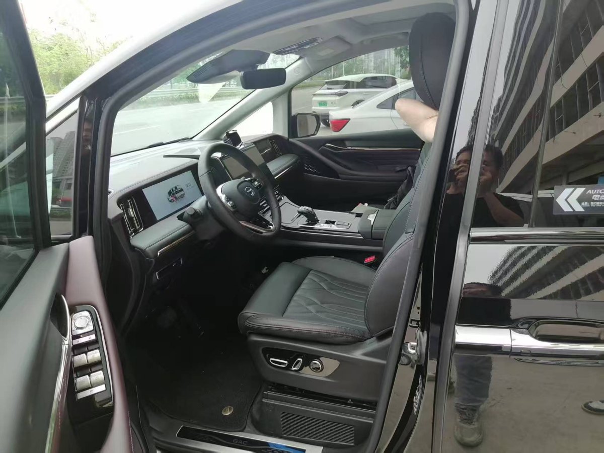 廣汽傳祺 M8  2024款 宗師系列 400T 至尊版圖片