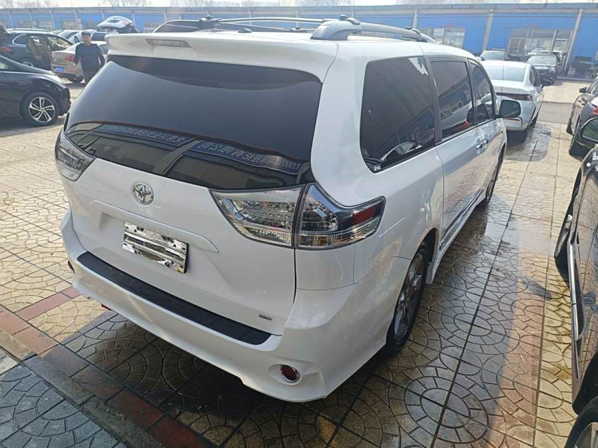 豐田 塞納  2011款 3.5L 兩驅(qū)自動型圖片