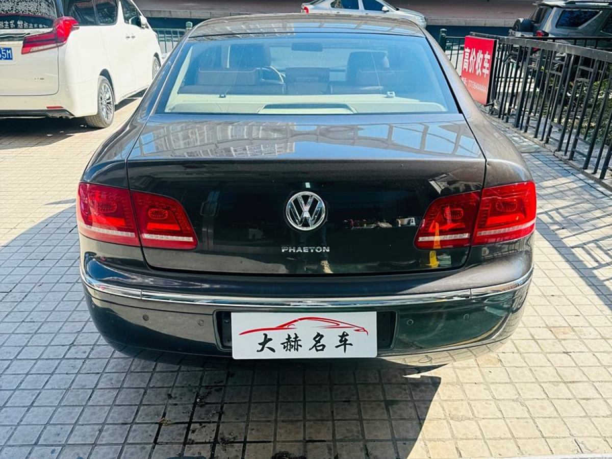 2011年10月大眾 輝騰  2011款 3.6L V6 5座加長(zhǎng)Individual版