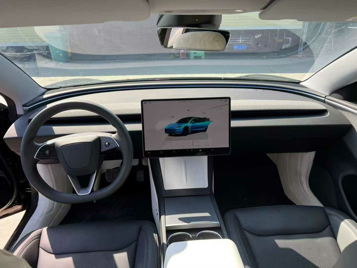 特斯拉 Model S  2023款 三電機(jī)全輪驅(qū)動(dòng) Plaid版圖片