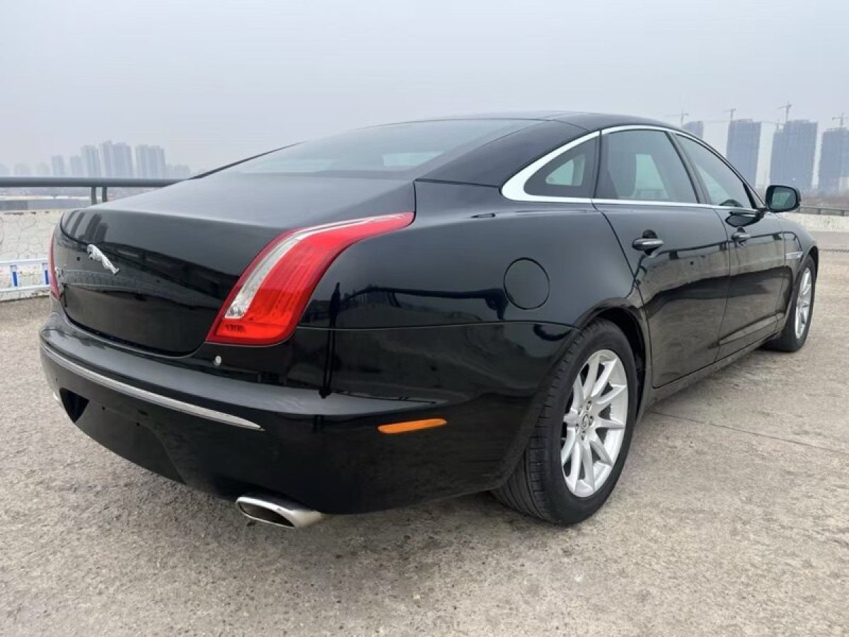 捷豹 XJ  2011款 XJL 3.0 全景商務(wù)版圖片