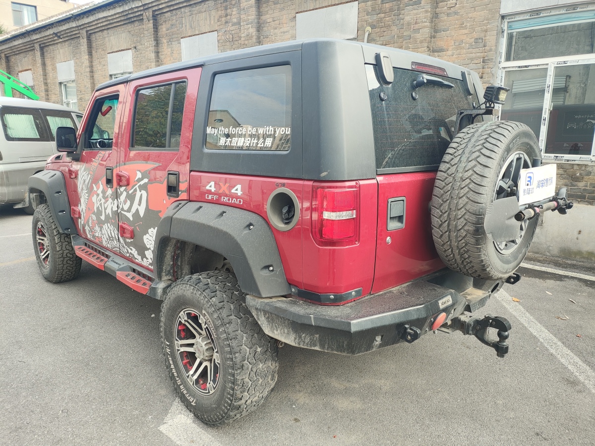 北京 BJ40  2017款 40L 2.3T 自動四驅(qū)環(huán)塔冠軍版圖片