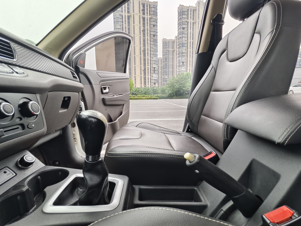 東風風光 330  2019款 1.5L 330S 舒適型國VI DK15圖片