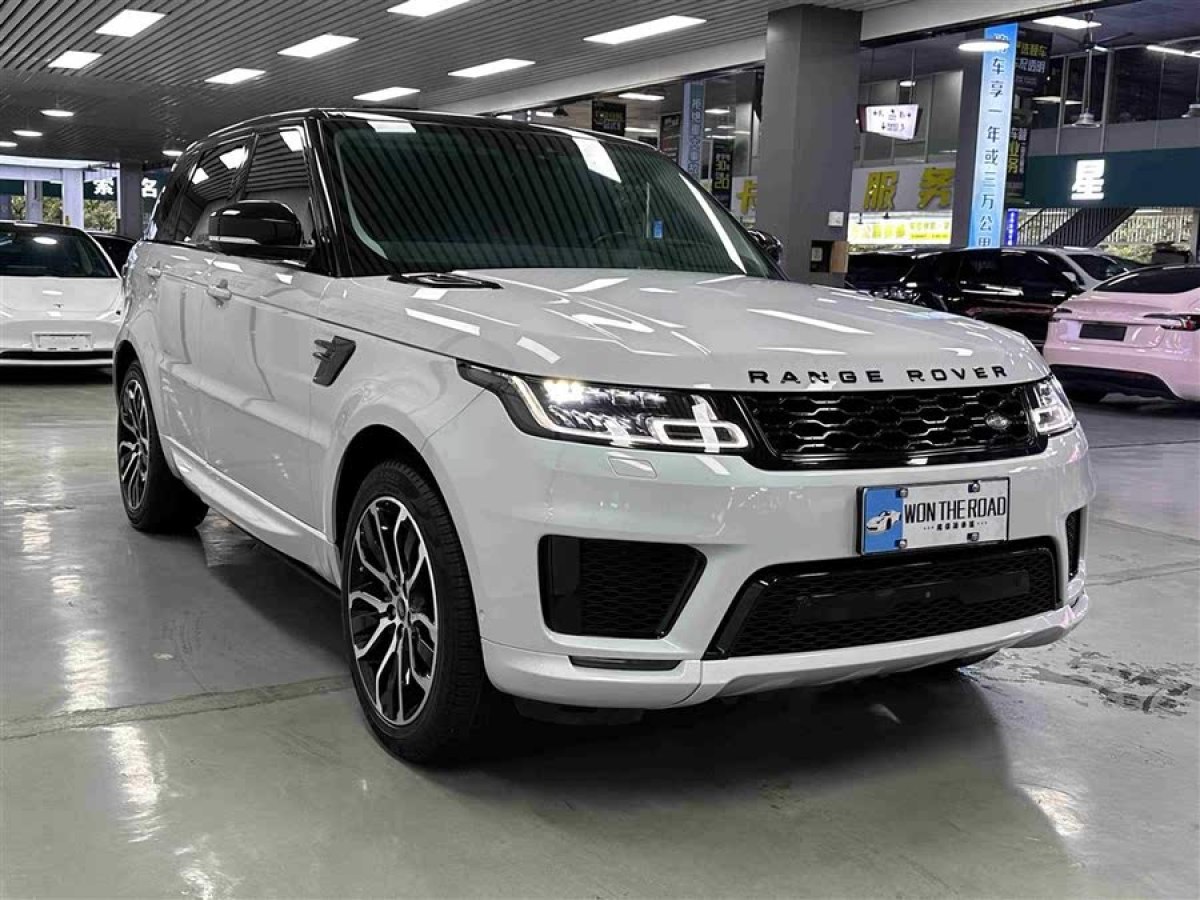 路虎 攬勝運動版  2021款 3.0 L6 耀黑版圖片