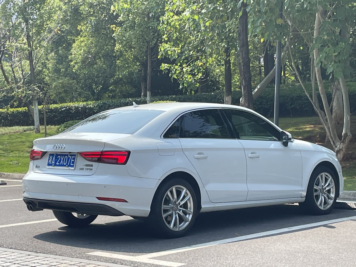 奧迪 奧迪A3  2018款 30周年年型 Sportback 35 TFSI 進(jìn)取型圖片