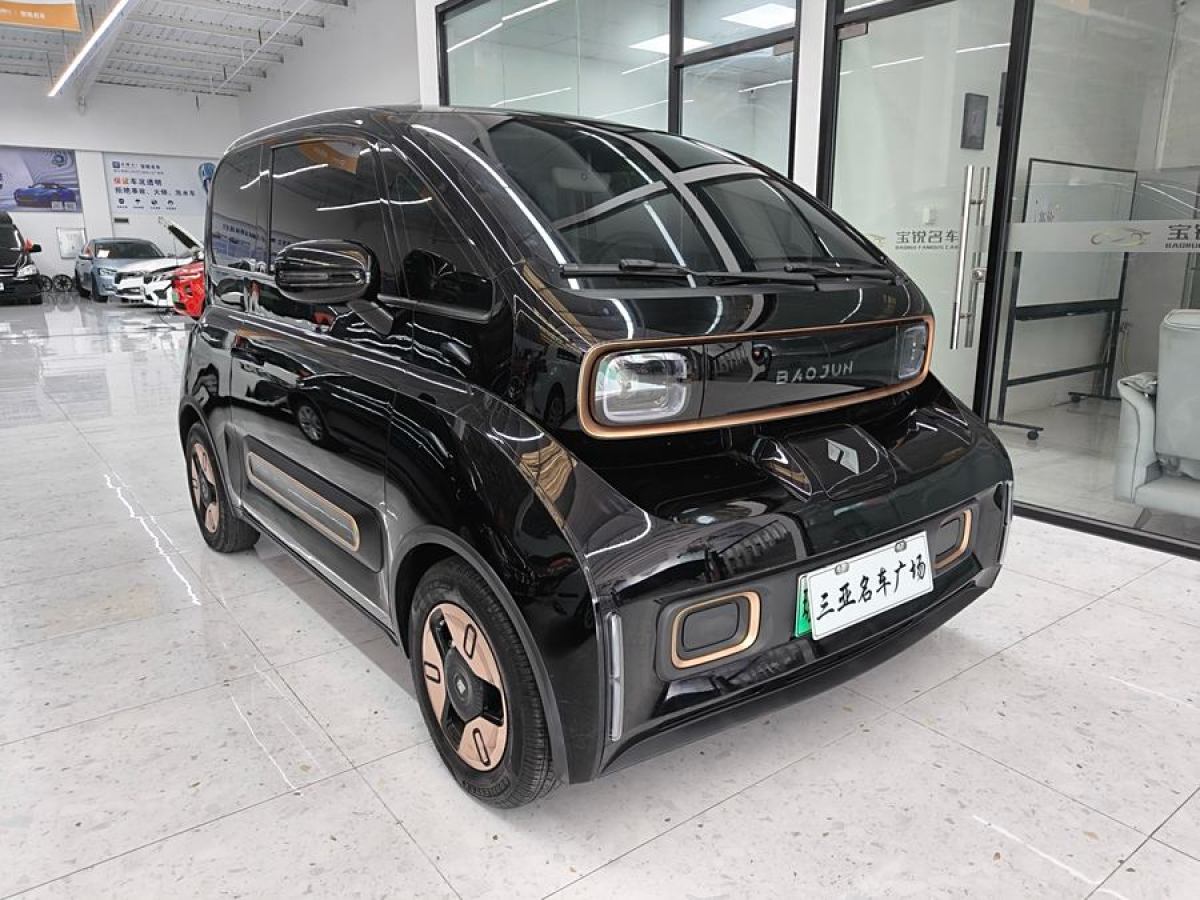 寶駿 寶駿KiWi EV  2022款 藝術(shù)家輕享版 三元鋰圖片