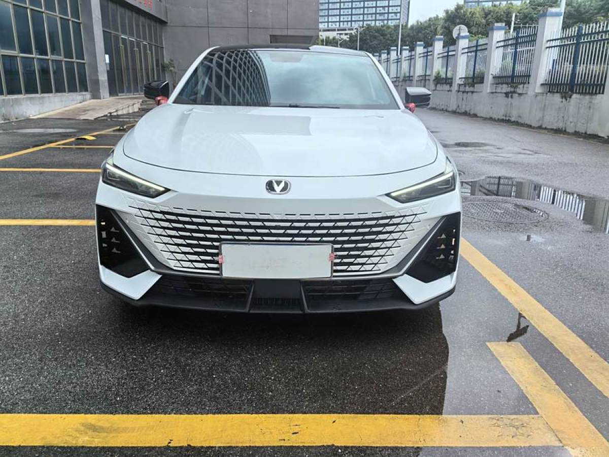 長安 長安UNI-V  2022款 1.5T 尊貴型圖片