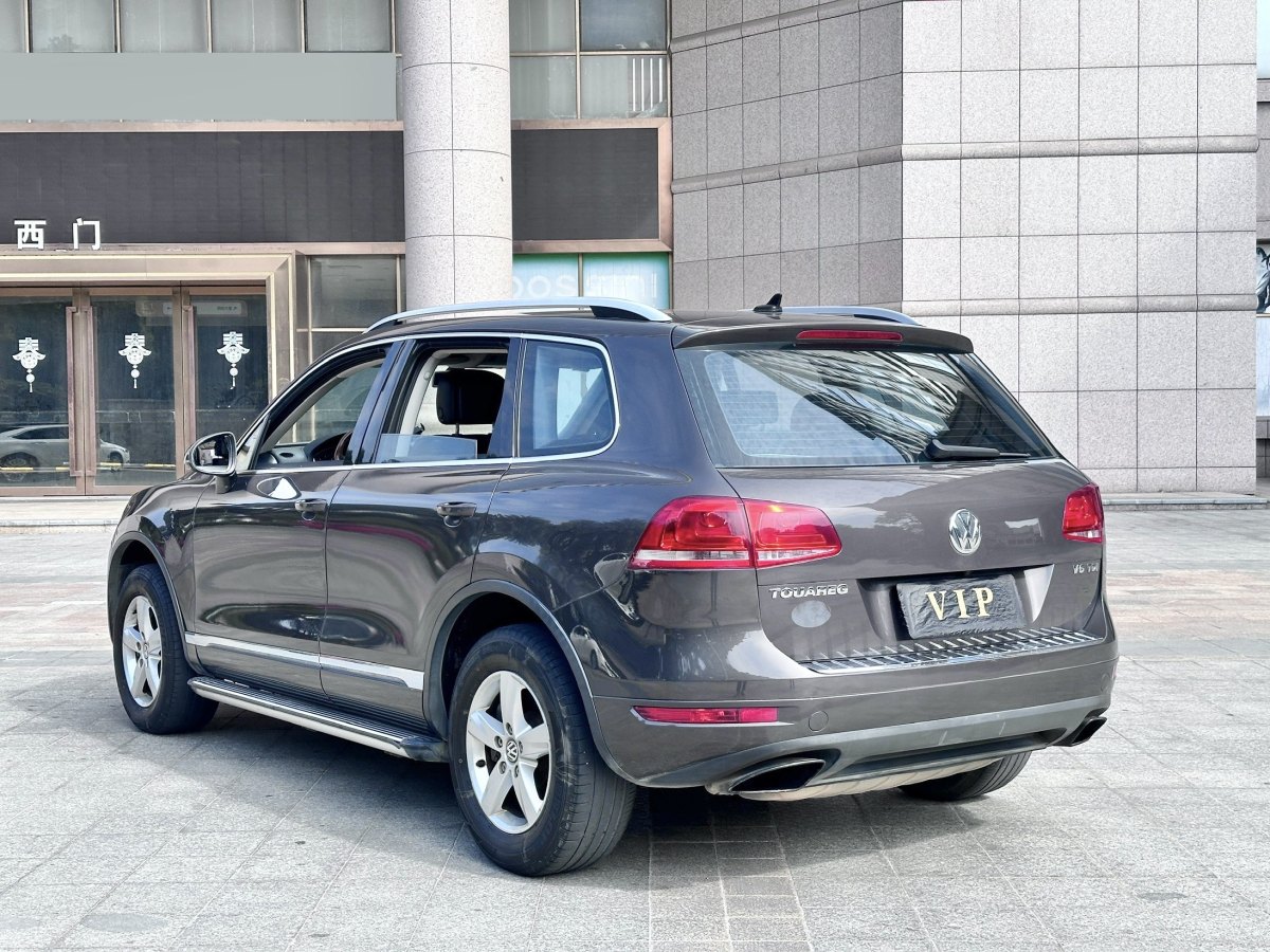 大眾 途銳  2011款 3.0TDI 柴油標(biāo)配型圖片