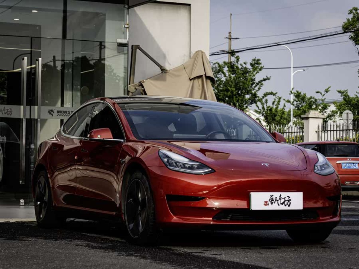 特斯拉 Model 3  2020款 改款 標(biāo)準(zhǔn)續(xù)航后驅(qū)升級(jí)版圖片