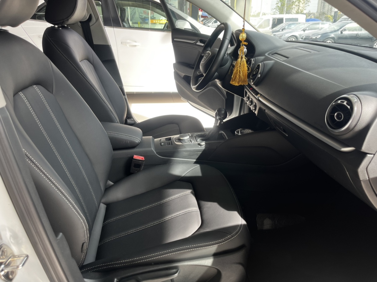 2015年11月奥迪 奥迪A3  2014款 Limousine 35 TFSI 自动进取型