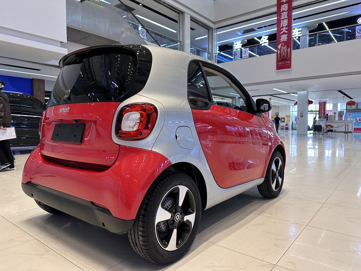 2019年3月smart fortwo  2018款 1.0L 52千瓦硬頂激情版