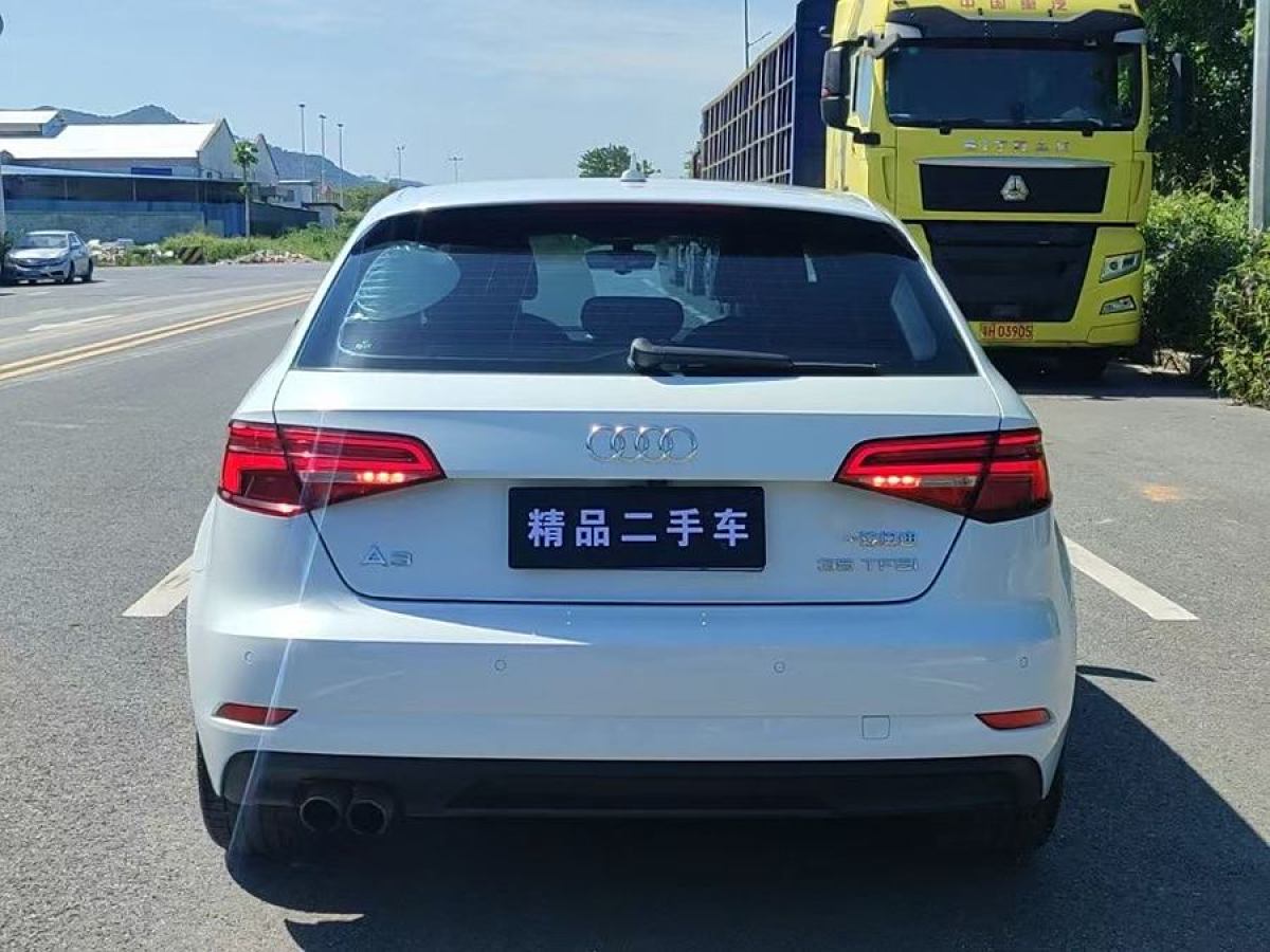 奧迪 奧迪A3  2018款 30周年年型 Sportback 35 TFSI 進(jìn)取型圖片