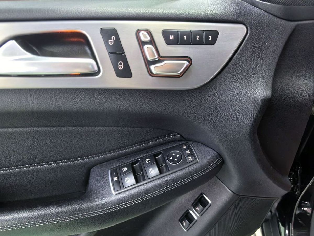 奔驰 奔驰GLS  2018款 GLS 320 4MATIC图片