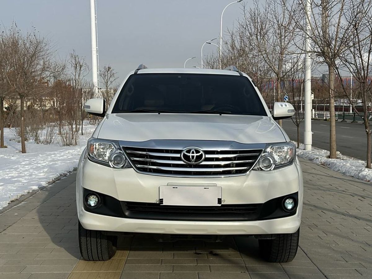 豐田 Fortuner  2015款 2.7L 標(biāo)準(zhǔn)版圖片