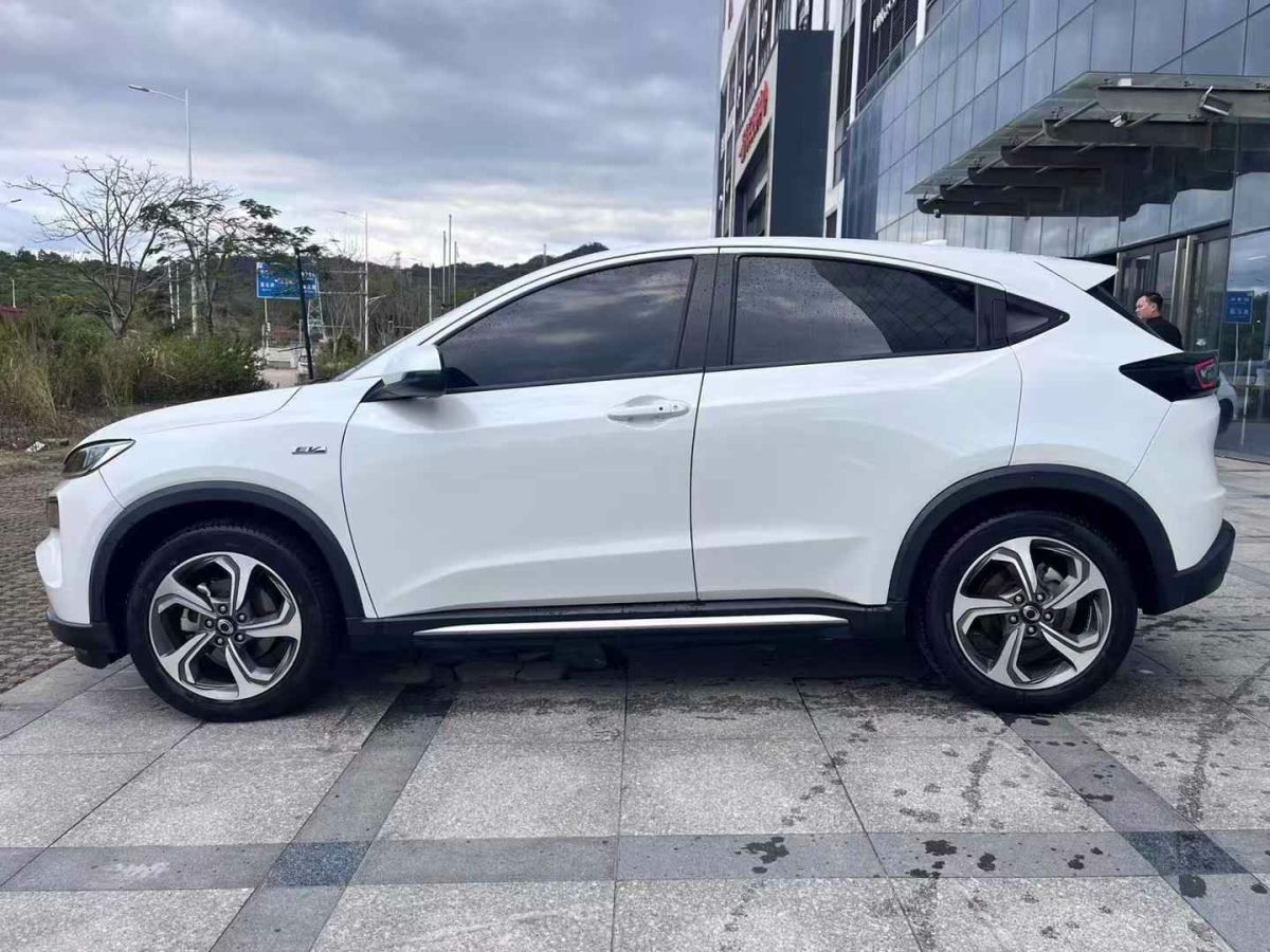 現(xiàn)代 名圖  2021款 1.8L CVT尊貴版LUX圖片