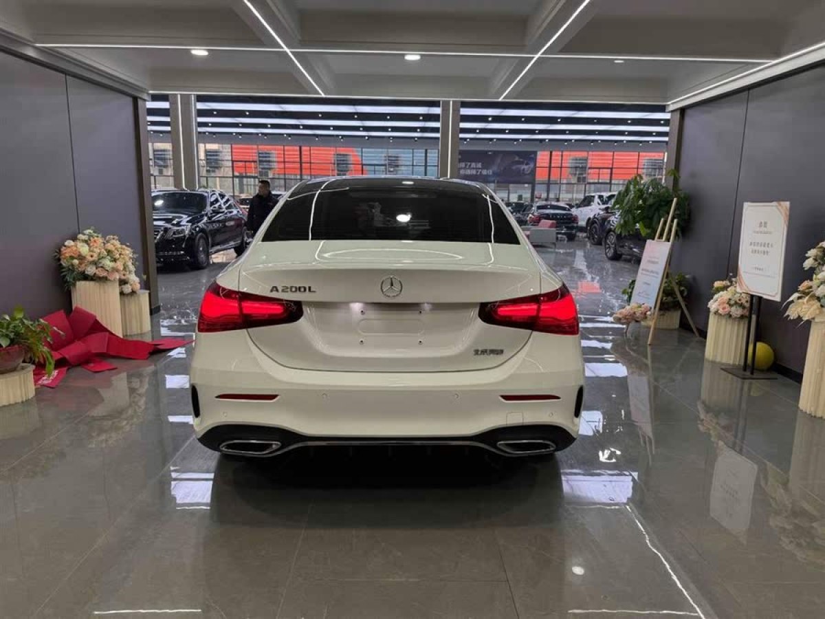 奔馳 奔馳A級  2024款 改款 A 200 L 時尚型圖片