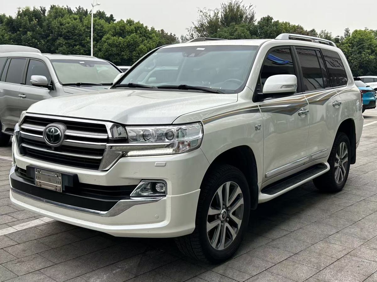 2019年4月豐田 蘭德酷路澤  2018款 5.7L VX-R 12氣 底升(中東版)