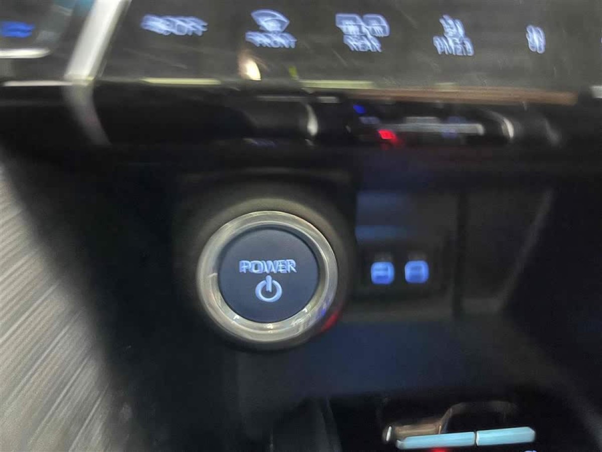 豐田 凌放HARRIER  2022款 雙擎 2.5L CVT四驅(qū)旗艦版圖片