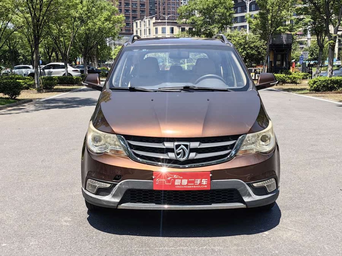 寶駿 730  2014款 1.5L 手動(dòng)舒適型 7座圖片