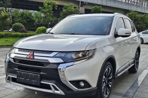 歐藍德 三菱 2.4L 四驅致享版 5座