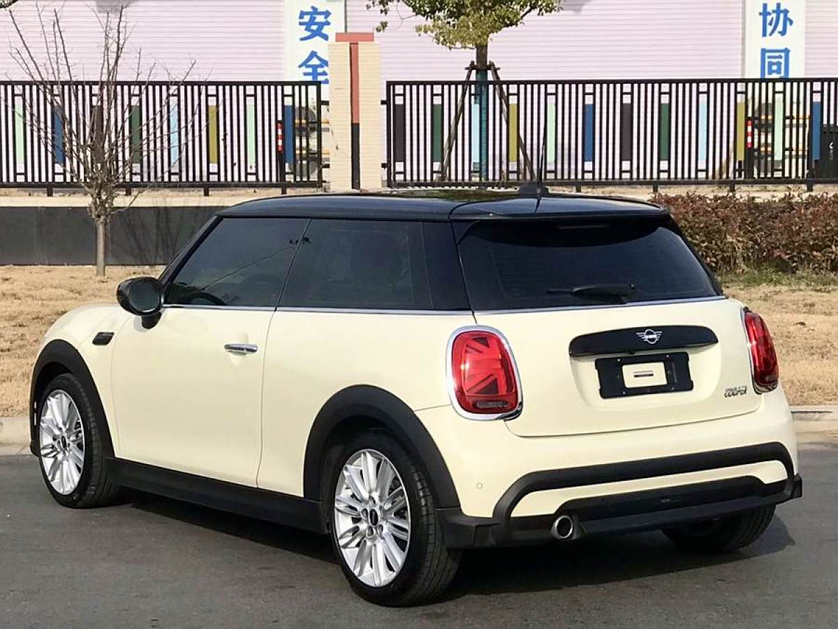 MINI MINI  2022款 改款 1.5T COOPER 經(jīng)典派圖片