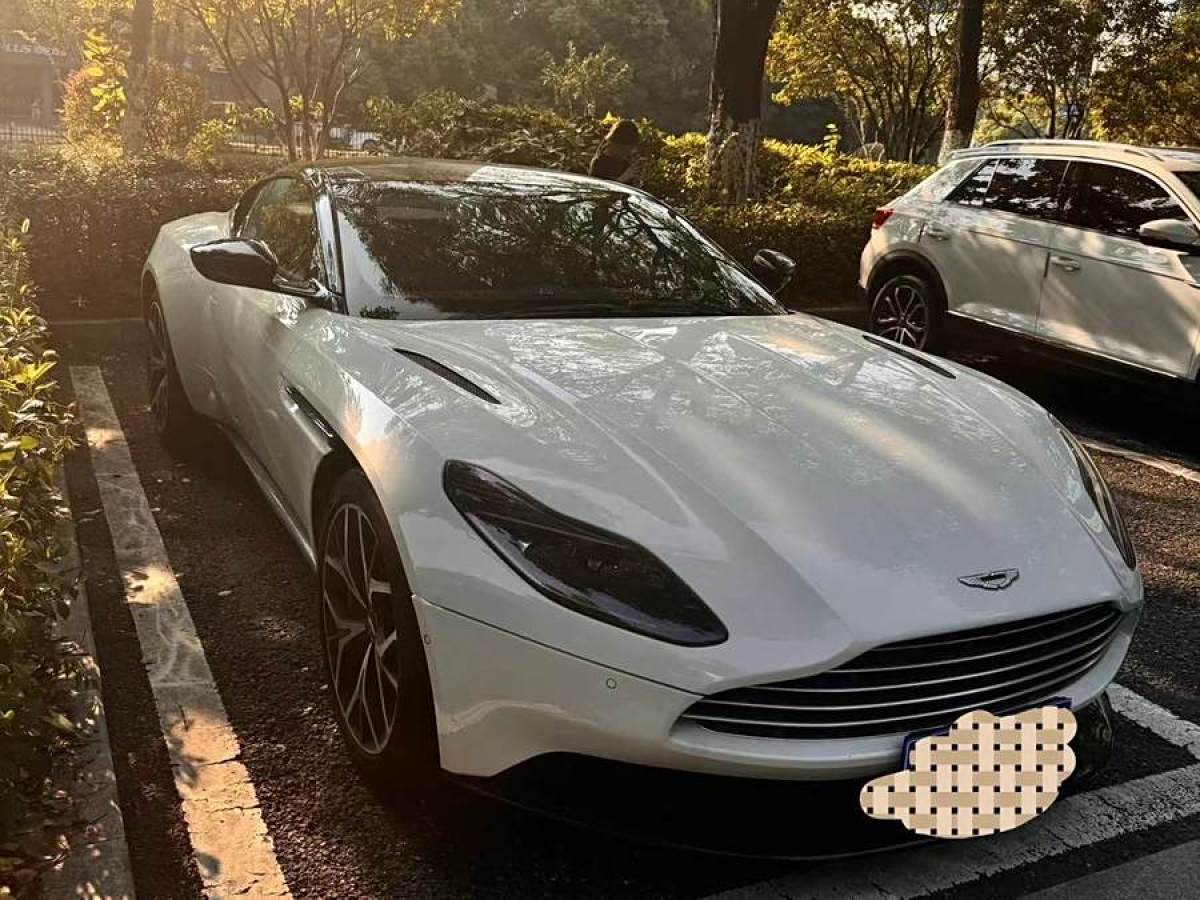 阿斯頓·馬丁 阿斯頓?馬丁DB11  2019款 4.0T V8 Coupe圖片