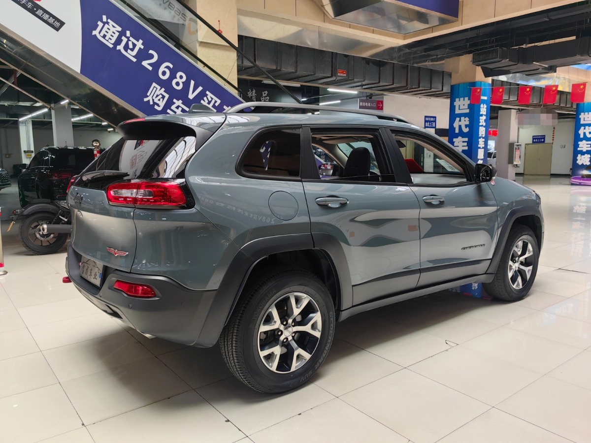 Jeep 自由光  2014款 3.2L 高性能版圖片