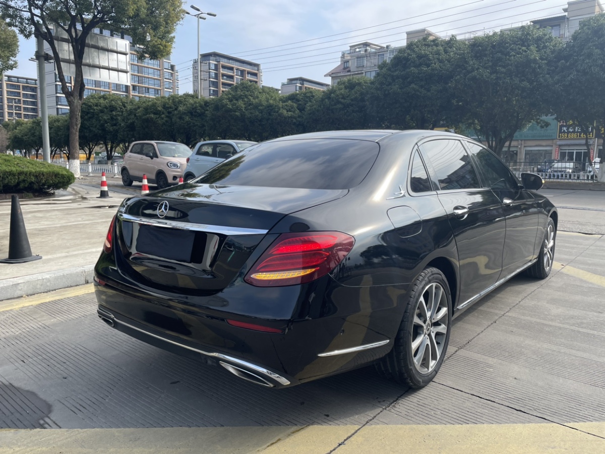 奔馳 奔馳E級(jí)  2019款 E 300 L 豪華型圖片