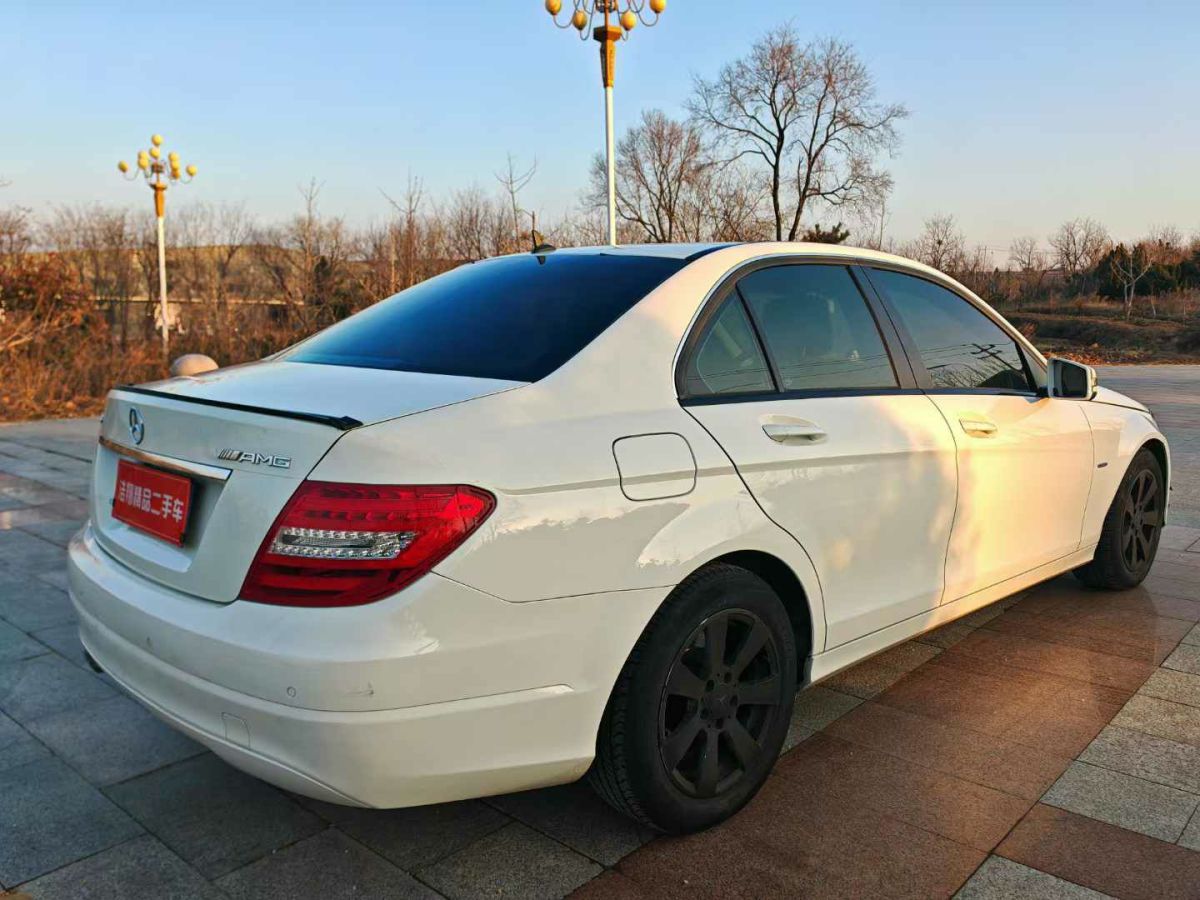 奔馳 奔馳C級(jí)AMG  2012款 AMG C 63 動(dòng)感型圖片