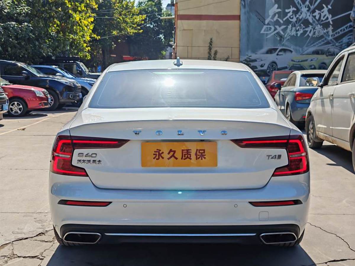 2020年8月沃爾沃 S60L  2020款 T4 智遠豪華版