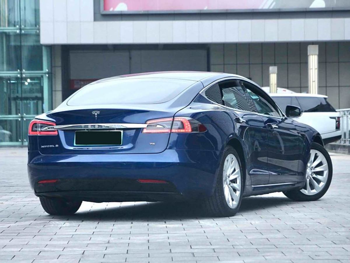 特斯拉 Model S  2017款 Model S 75D 標(biāo)準(zhǔn)續(xù)航版圖片