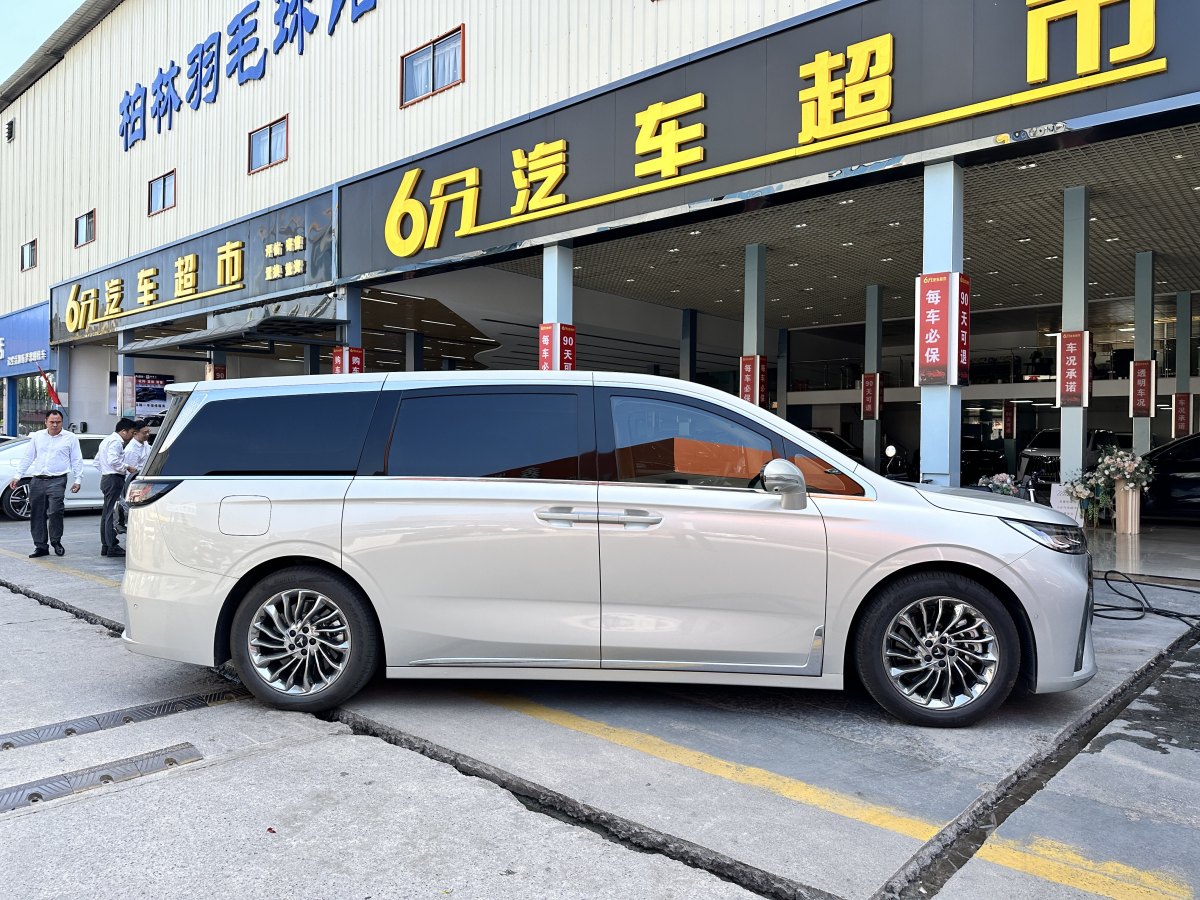 嵐圖 夢想家  2024款 PHEV 超長續(xù)航旗艦版圖片