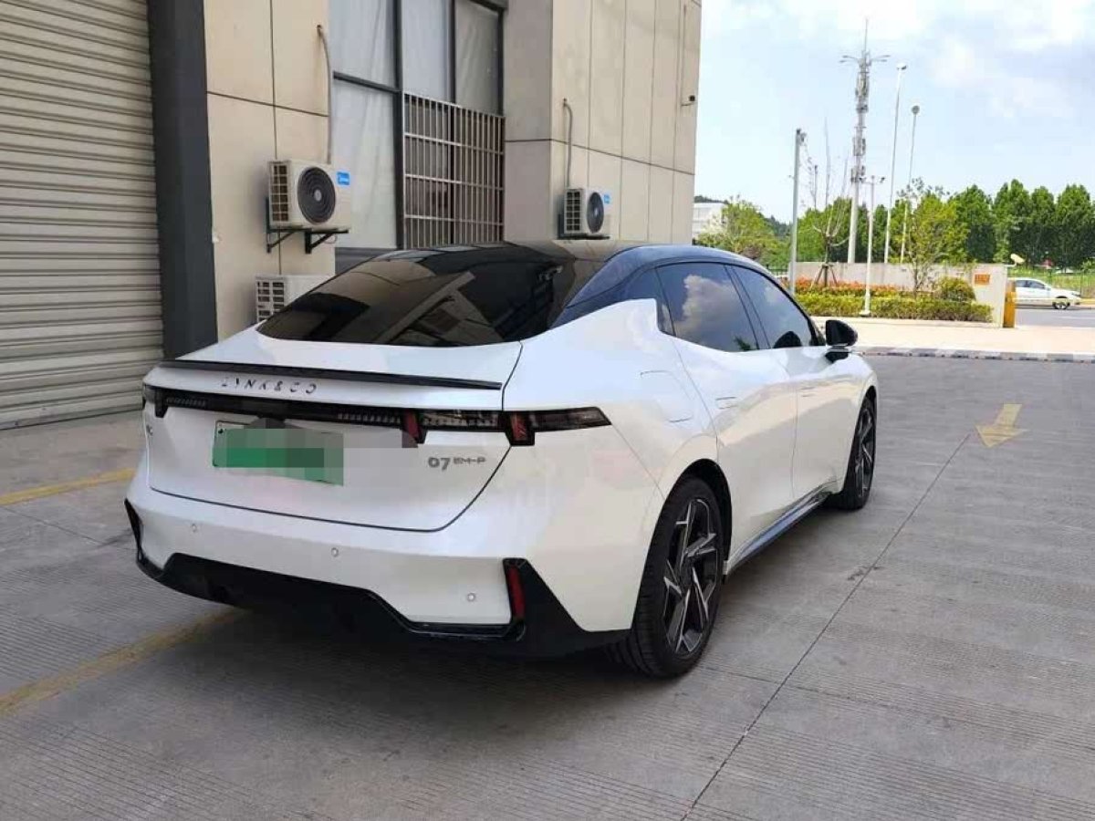 領(lǐng)克 領(lǐng)克07  2024款 EM-P 126長續(xù)航 Ultra圖片