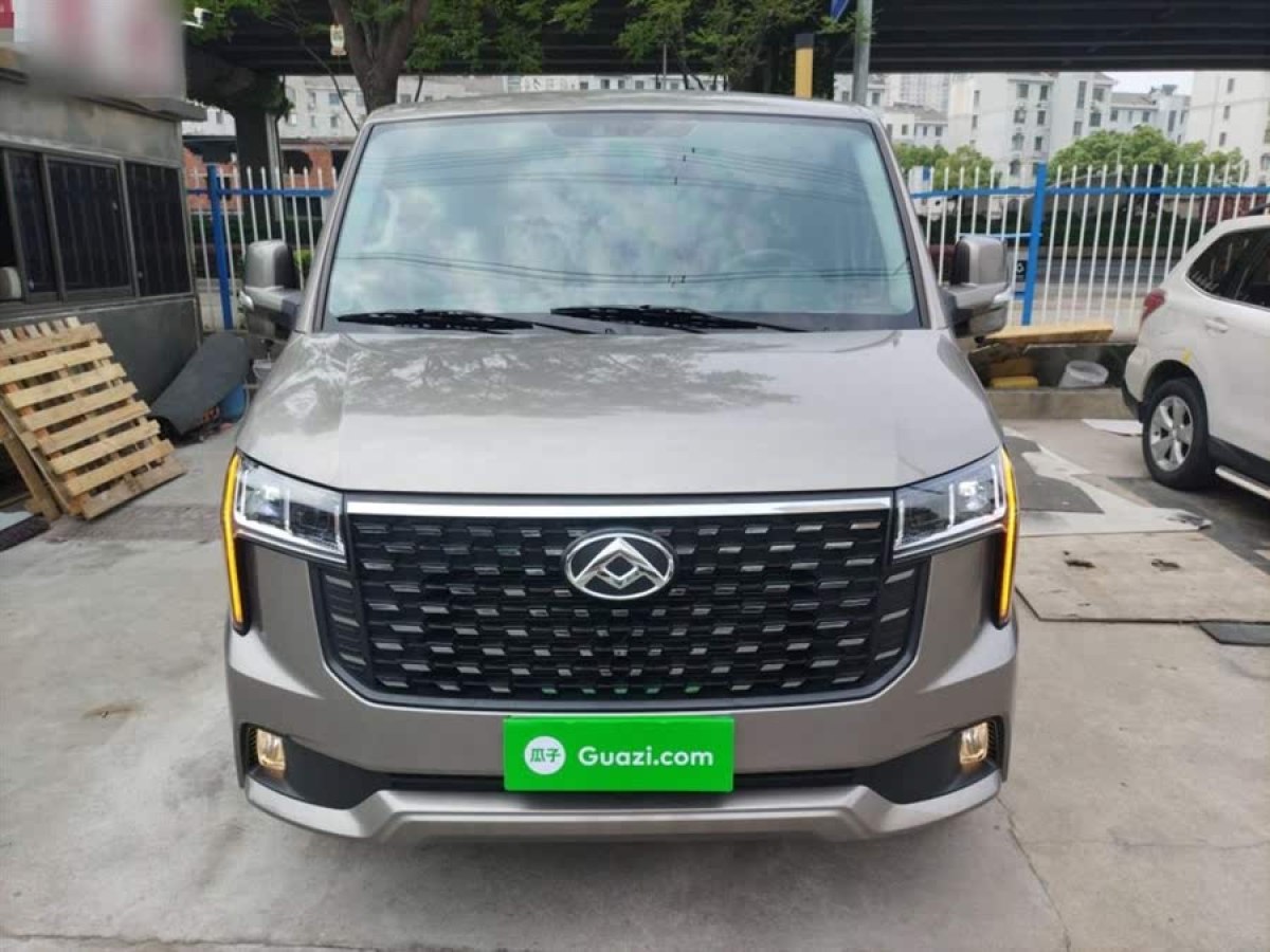 上汽大通 V80  2024款 傲運(yùn)通 6AMT 短軸超低頂127Ps 5座圖片