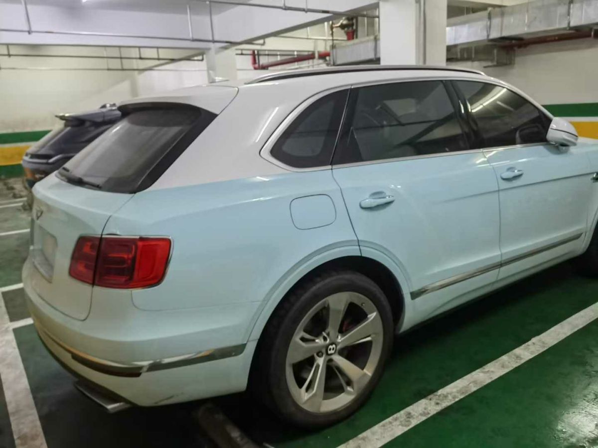 賓利 添越PHEV  2019款  3.0T PHEV圖片