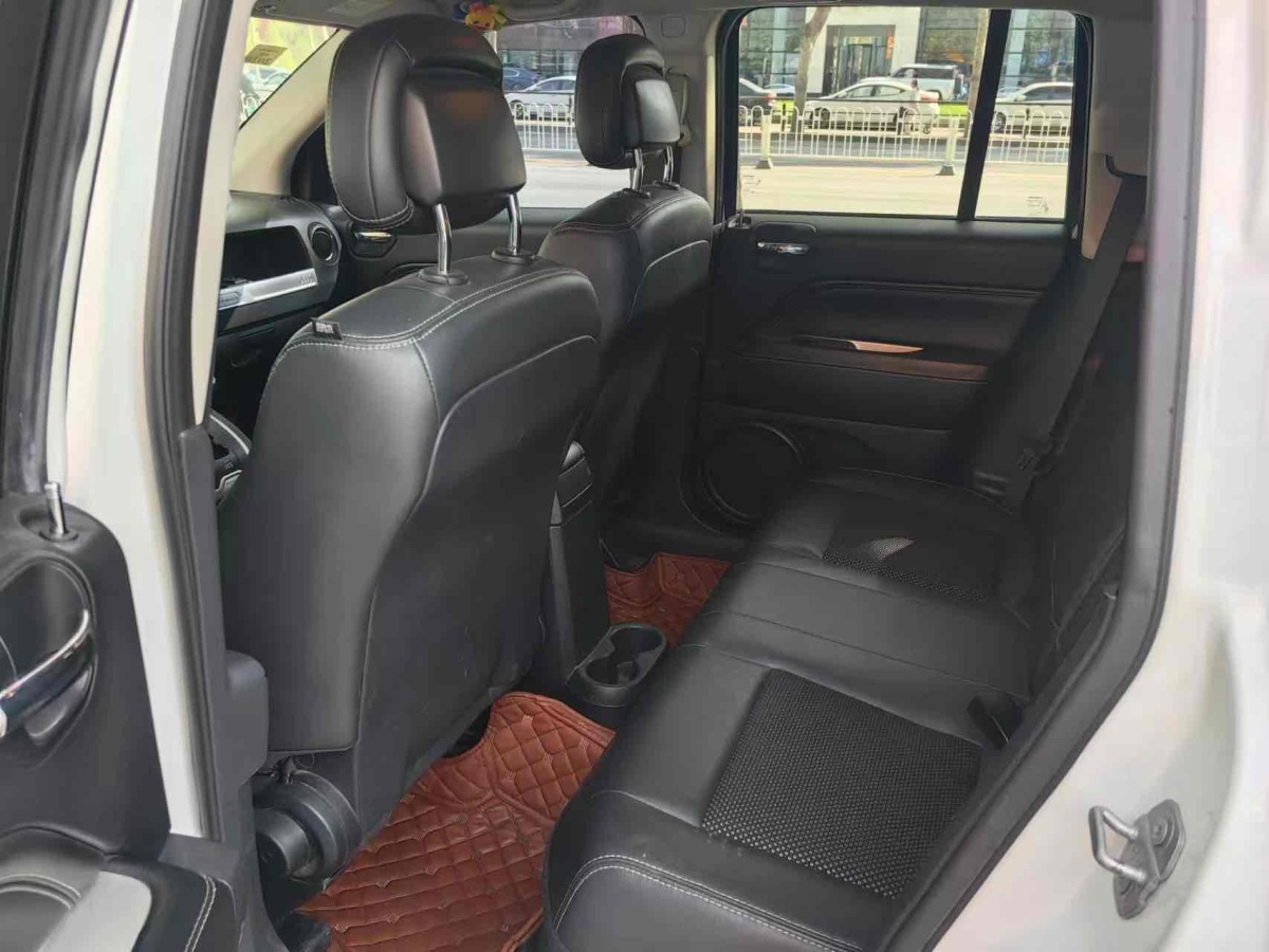 2016年3月Jeep 指南者  2014款 改款 2.4L 四驱舒适版