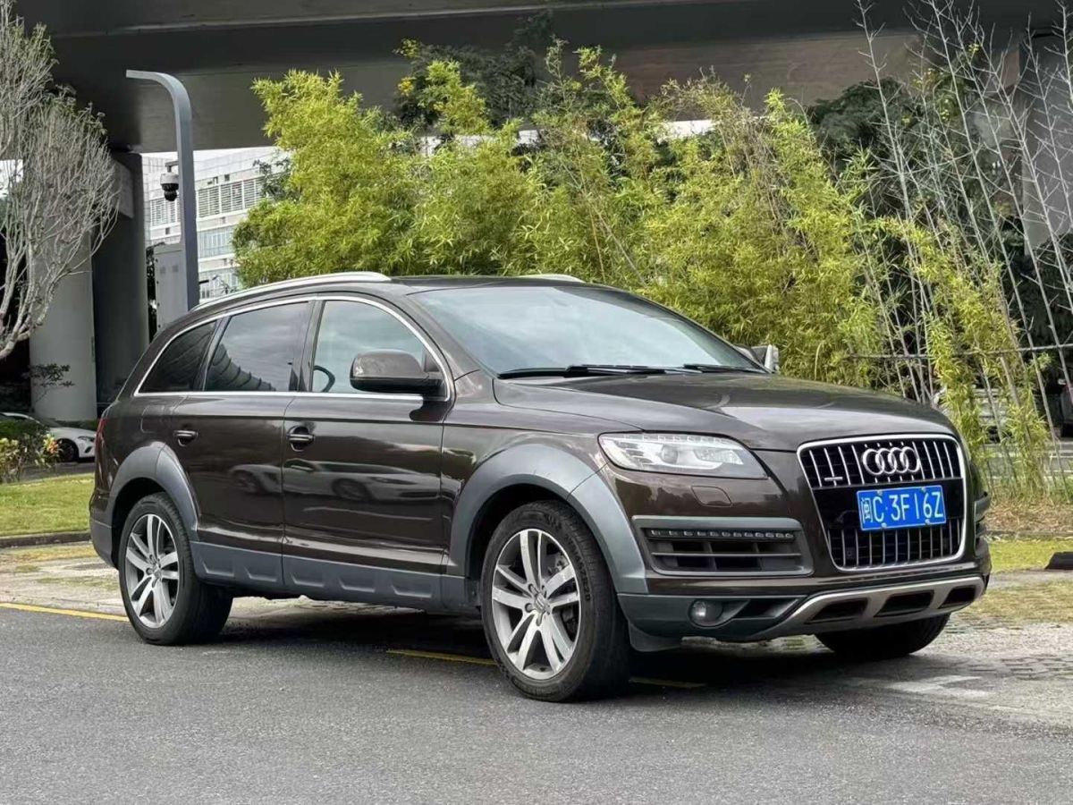 奧迪 奧迪Q7  2013款 Q7 35TDI quattro 領(lǐng)先型圖片