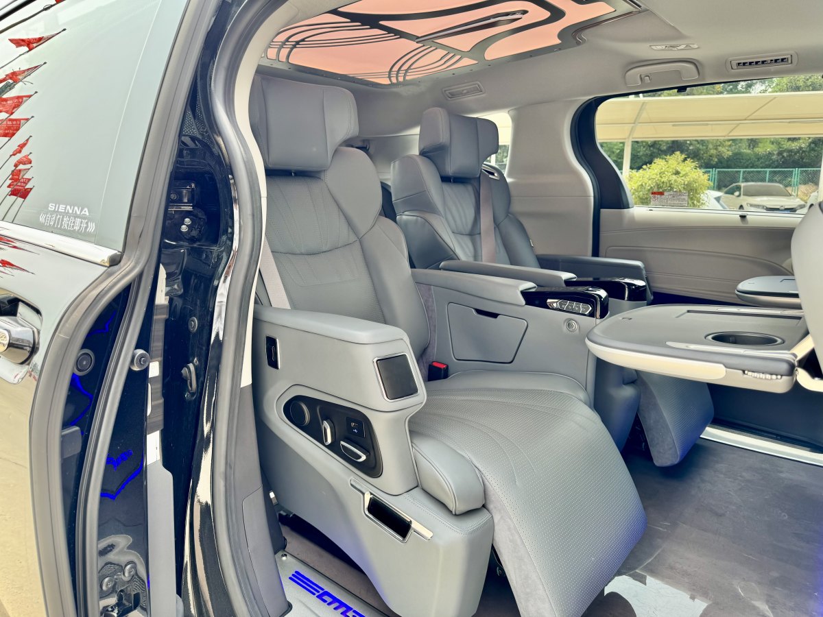 豐田 賽那SIENNA  2023款 2.5L混動 舒適版圖片