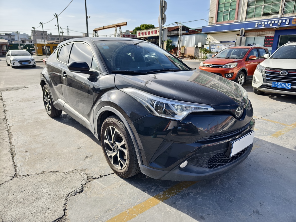 豐田 C-HR  2018款 2.0L 領(lǐng)先版 國(guó)V圖片