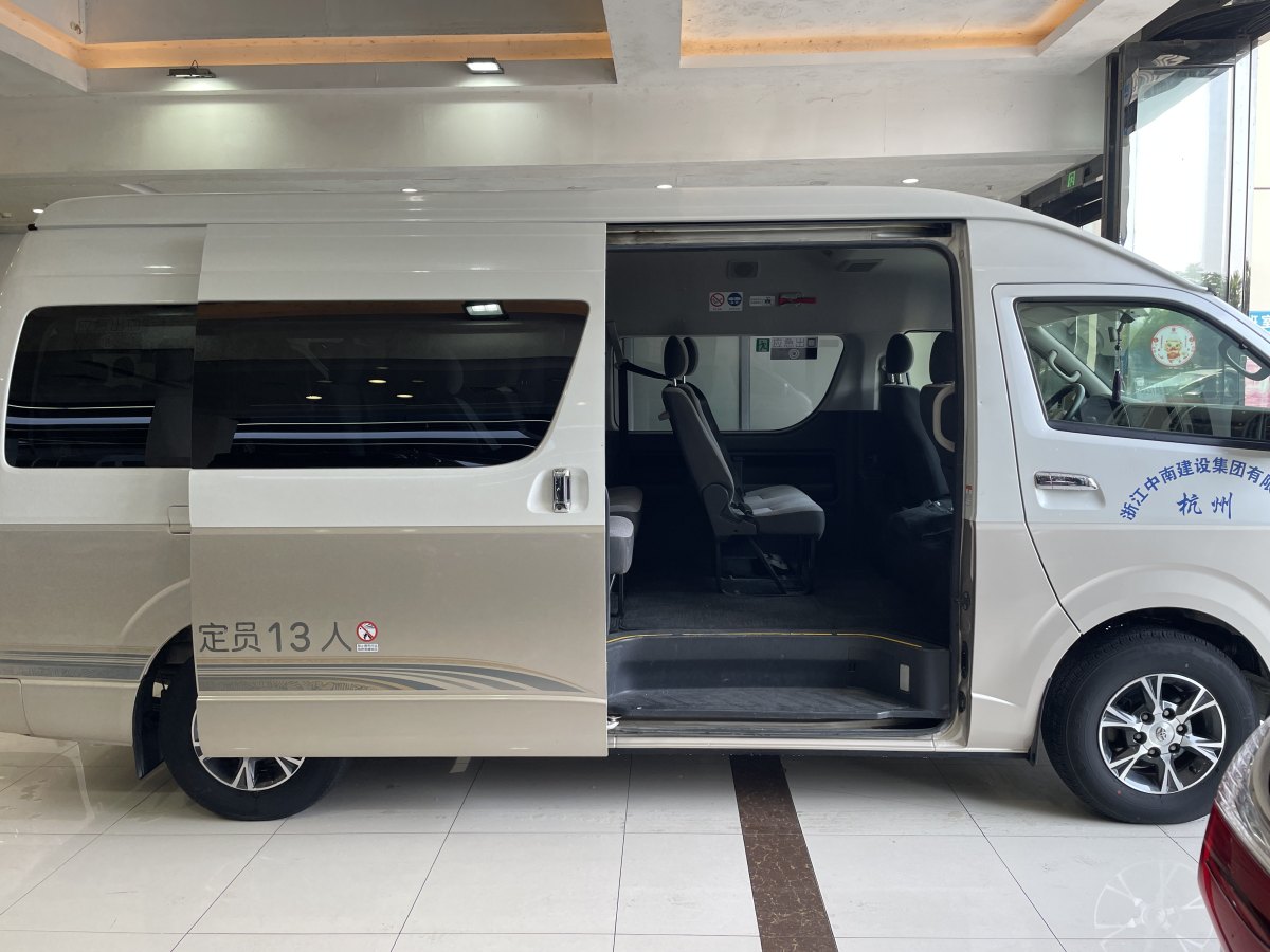 2018年10月豐田 HIACE  2011款 2.7L自動標準版13座