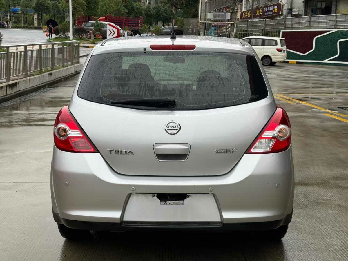 日產(chǎn) 頤達(dá)  2009款 1.6L 自動(dòng)科技版圖片