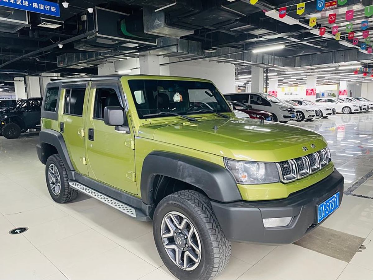 北京 BJ40  2017款 40L 2.3T 自動四驅(qū)環(huán)塔冠軍版圖片