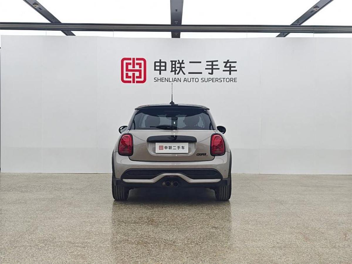 MINI MINI  2023款 改款 2.0T COOPER S 藝術(shù)家圖片