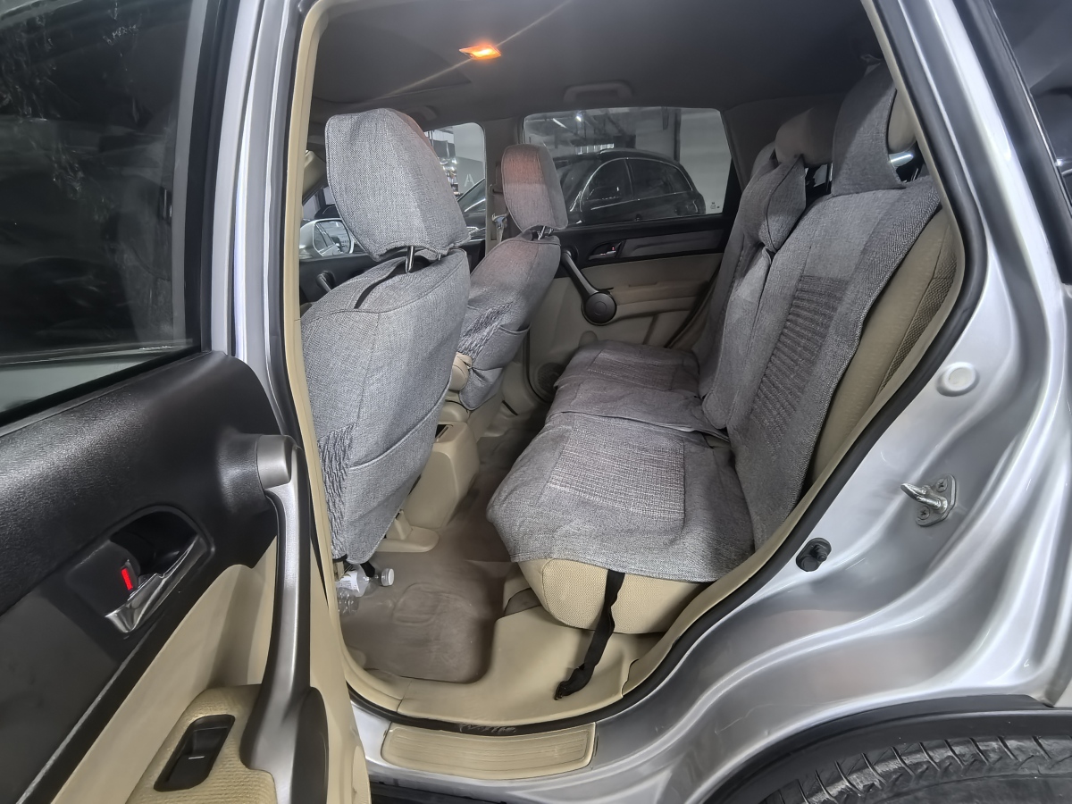 本田 CR-V  2010款 2.0L 自動(dòng)四驅(qū)經(jīng)典版圖片
