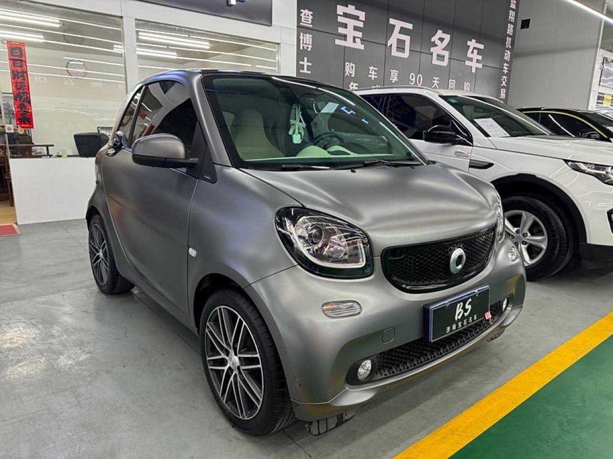 smart fortwo  2017款 1.0L 52千瓦灰引力特別版圖片