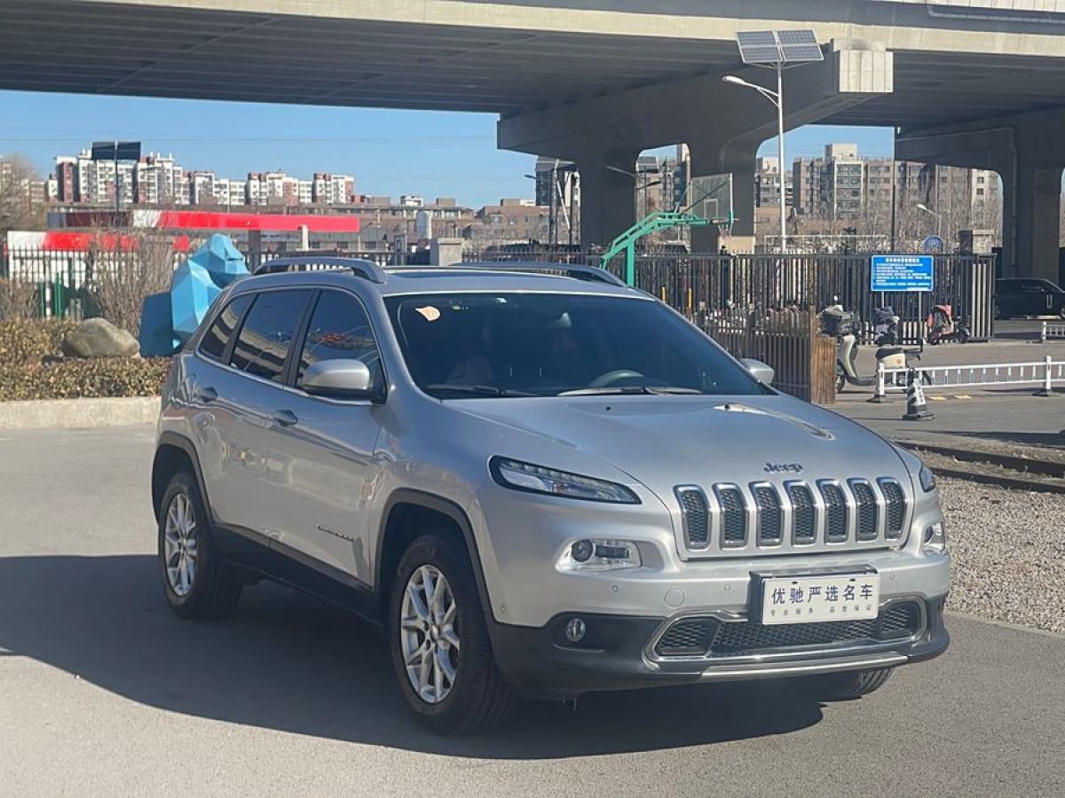 Jeep 自由光  2016款 2.4L 專業(yè)智能版圖片