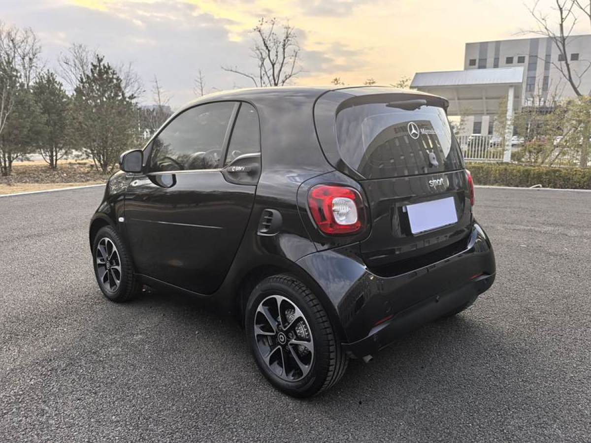 smart fortwo  2015款 1.0L 52千瓦硬頂激情版圖片