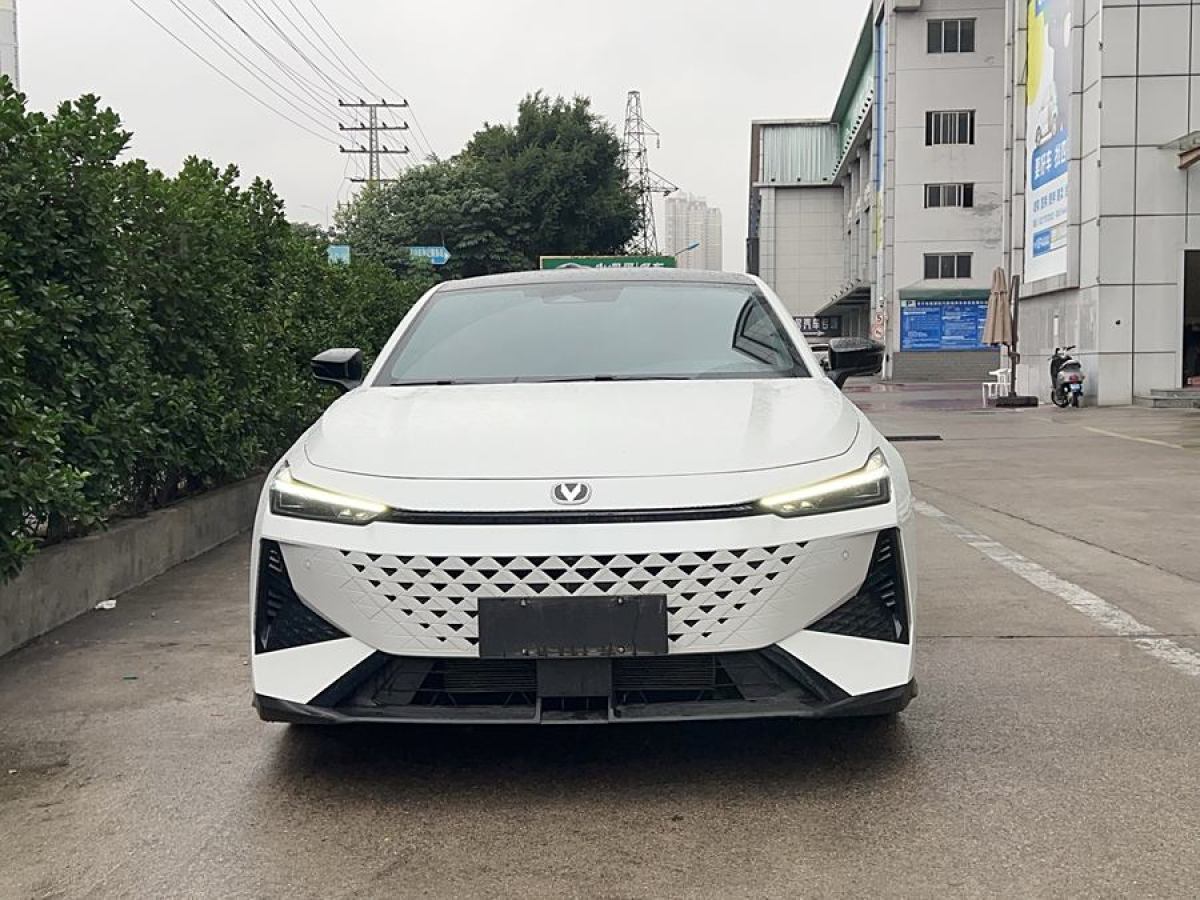 長安 長安UNI-V  2024款 1.5T 尊貴型圖片