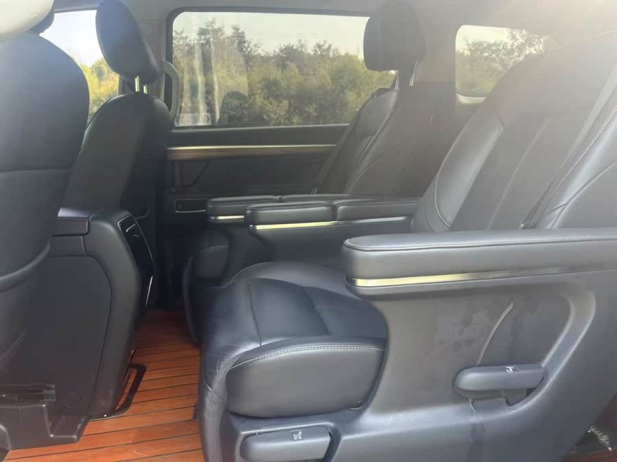廣汽傳祺 M8  2021款 領秀系列 390T 尊貴版圖片