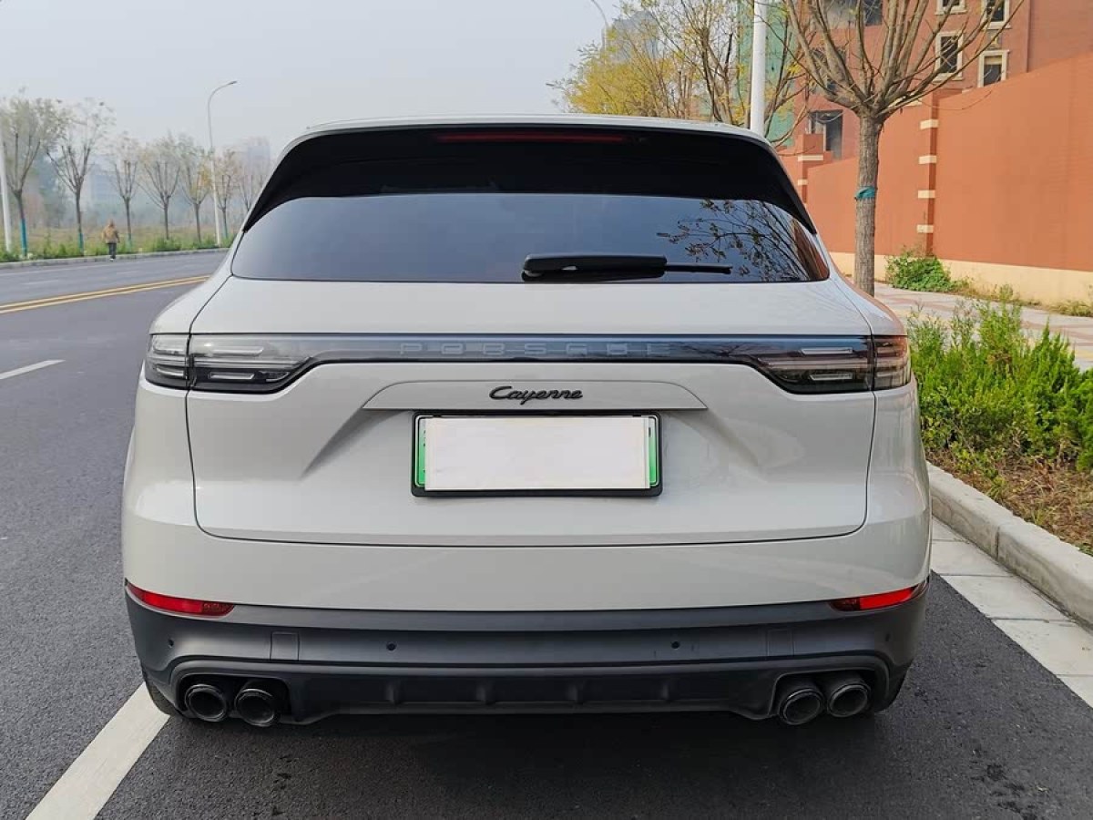 保時(shí)捷 Cayenne新能源  2023款 Cayenne E-Hybrid 2.0T 鉑金版圖片